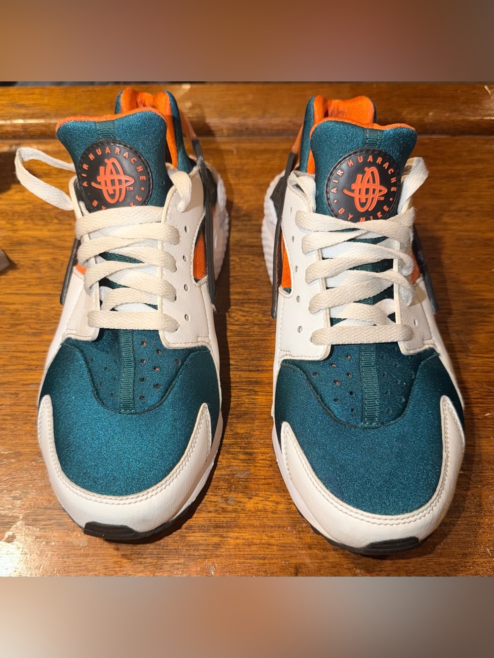 Nike Air Huarache Run SE Men's 7.5 Miami Hurricane Rainforest